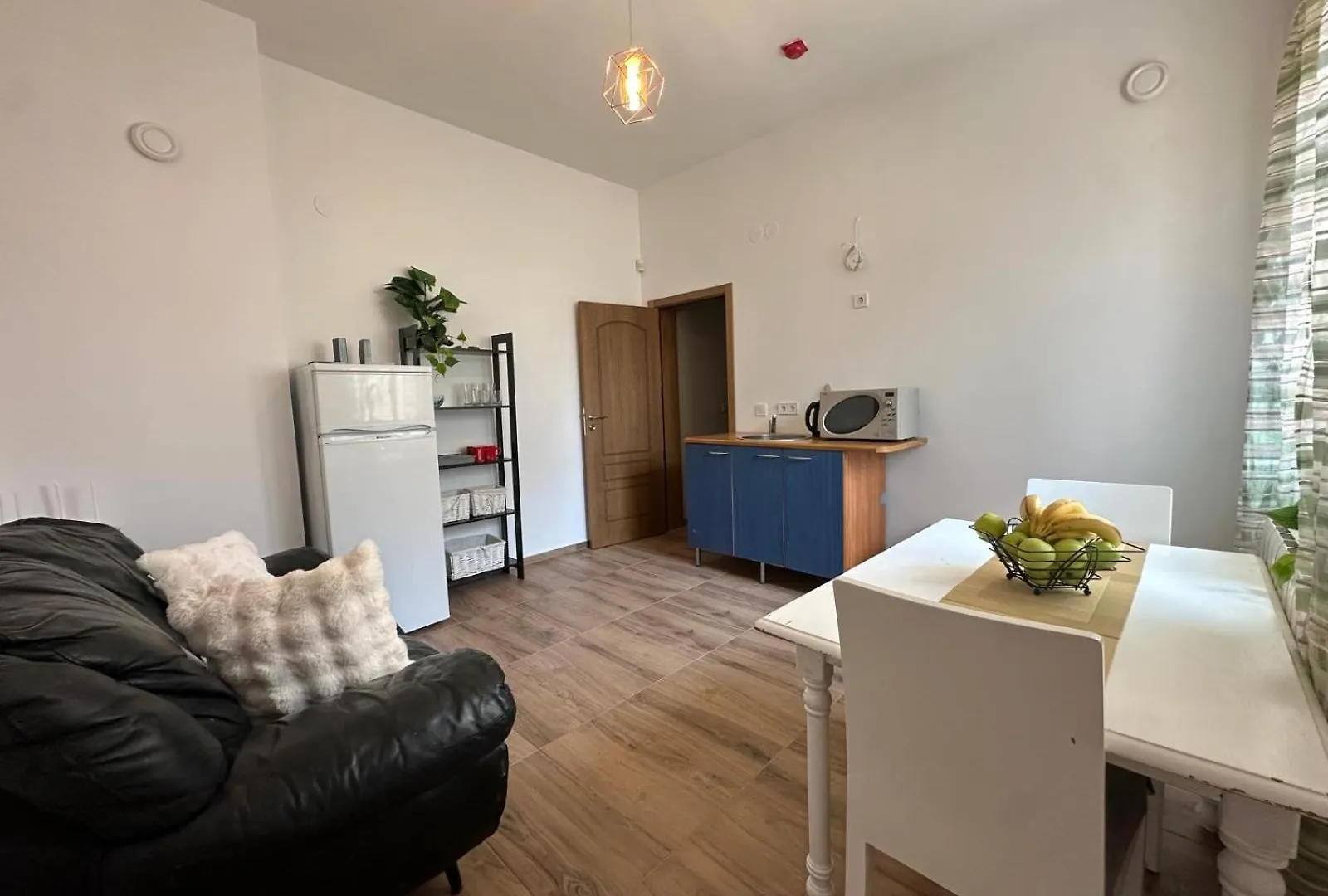 Spacious 1Br Apartment In Central Sofia, Next To University 0*,