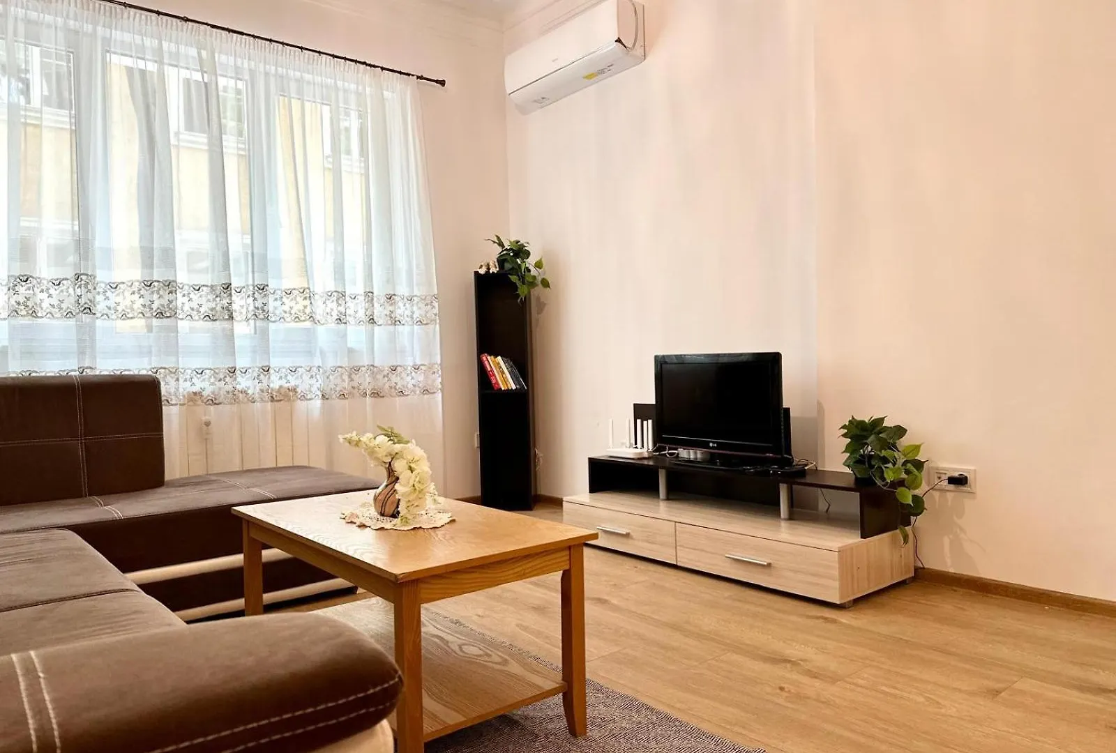 Spacious 1Br Apartment In Central Sofia, Next To University