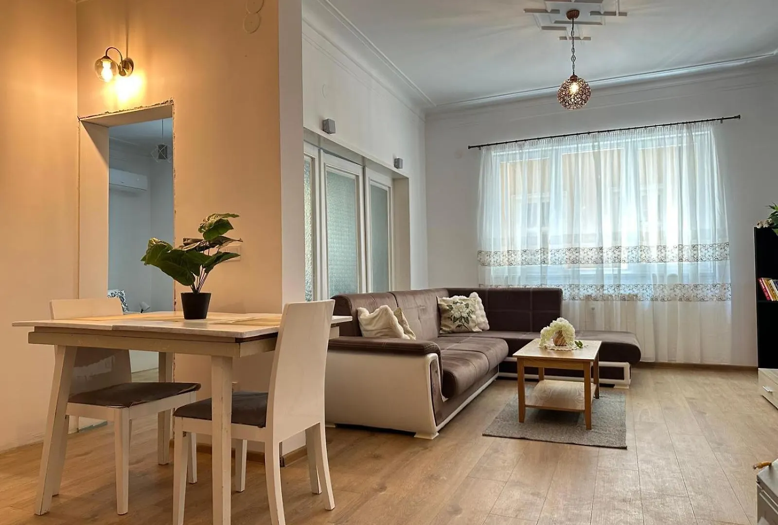 Spacious 1Br Apartment In Central Sofia, Next To University Bulgária